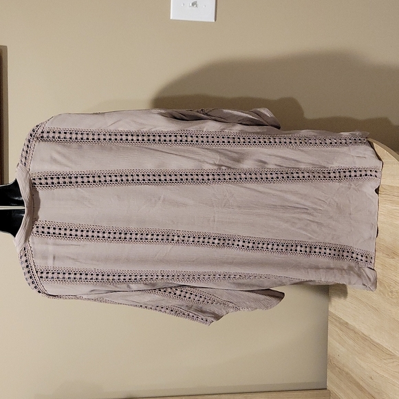 EUC  Forever 21+  Taupe Kimono with Crochet Design - Picture 2 of 5